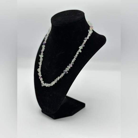 18in Fluorite Chip Necklace - Picture 5 of 6